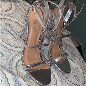 Silver heels (4in)